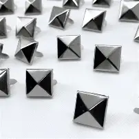 Tacha Piramidal 10*10