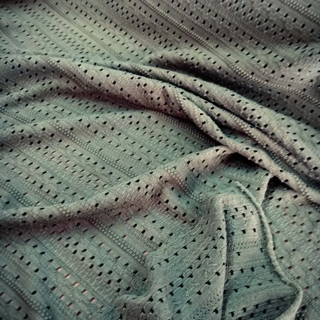 Broderie Punto-Elastizado