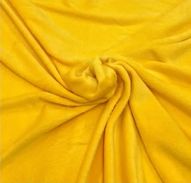 Polar Liso Amarillo 1.55Mts Ancho Rinde 2.2Mts
