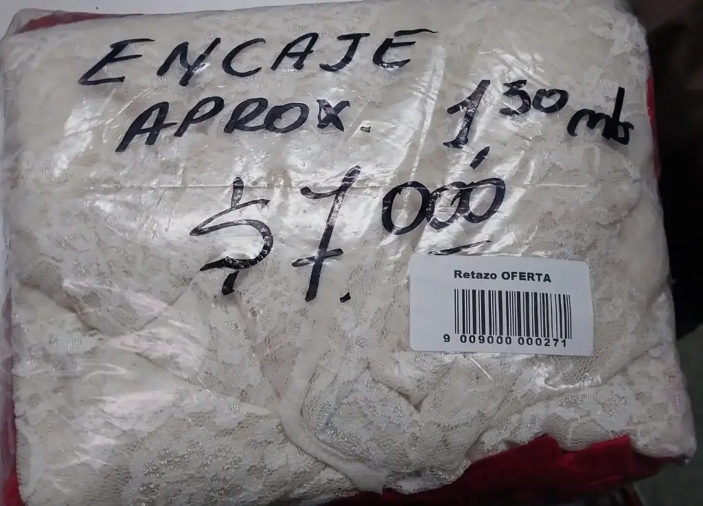 Retazo Encaje 1.30 x 1.60 (Aprox) 7800