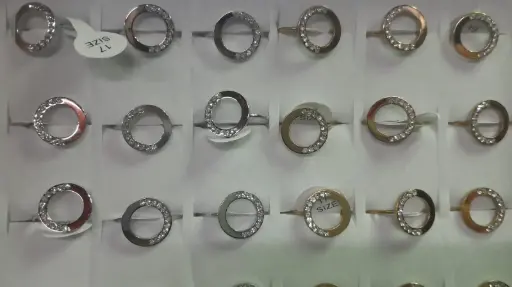 ANILLO CIRCULO CON STRAS